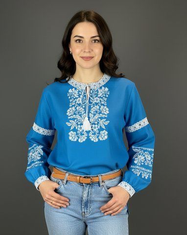 Натуральна жіноча блакитна вишиванка з великими орнаментами на рукавах ''Крижана квітка" 36 SS-46 фото